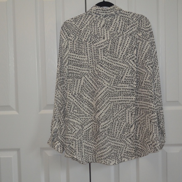 CAbi Style #3255 Split-Back Blouse - Picture 3 of 5